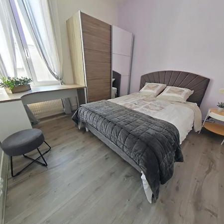 Logement Place D'Erlon Hypercentre Avec Balcon Apartamento Reims Exterior foto